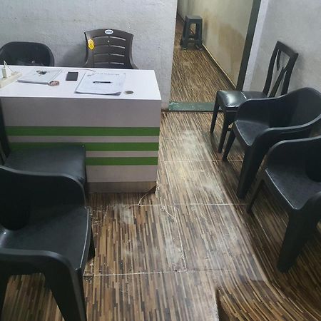 Bapuji Dormitory Hostel Мумбаи Экстерьер фото