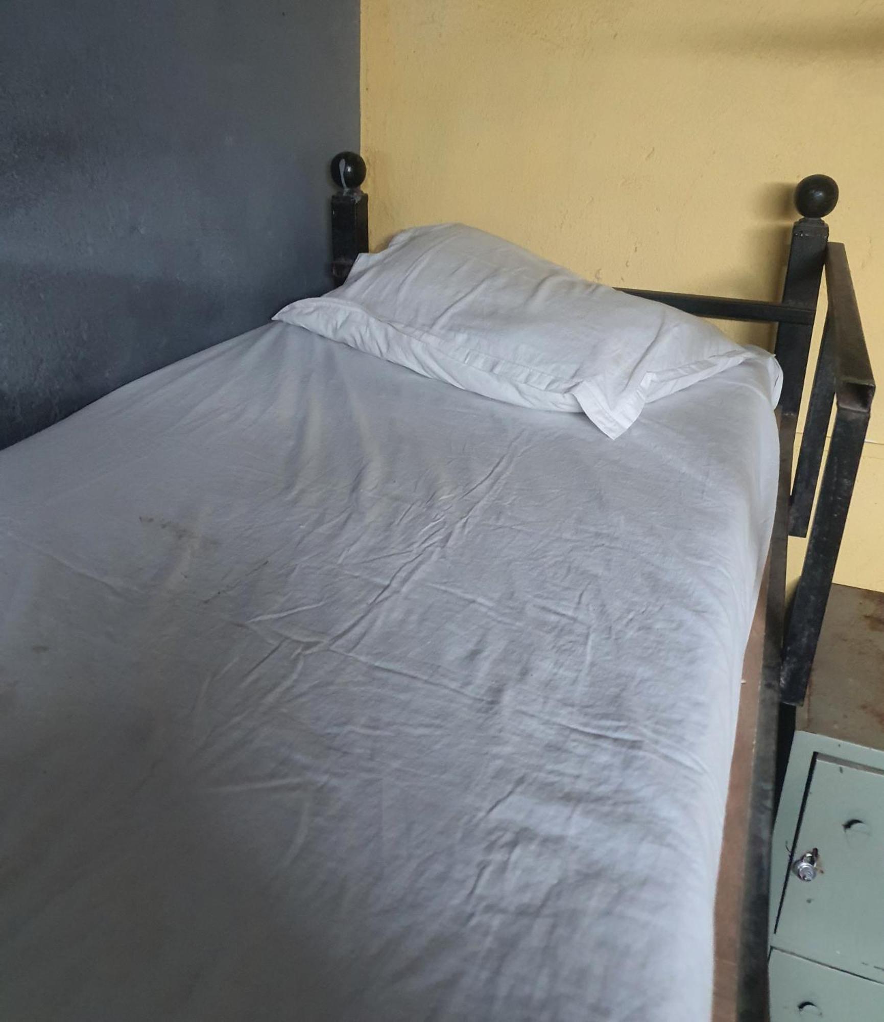 Bapuji Dormitory Hostel Мумбаи Экстерьер фото