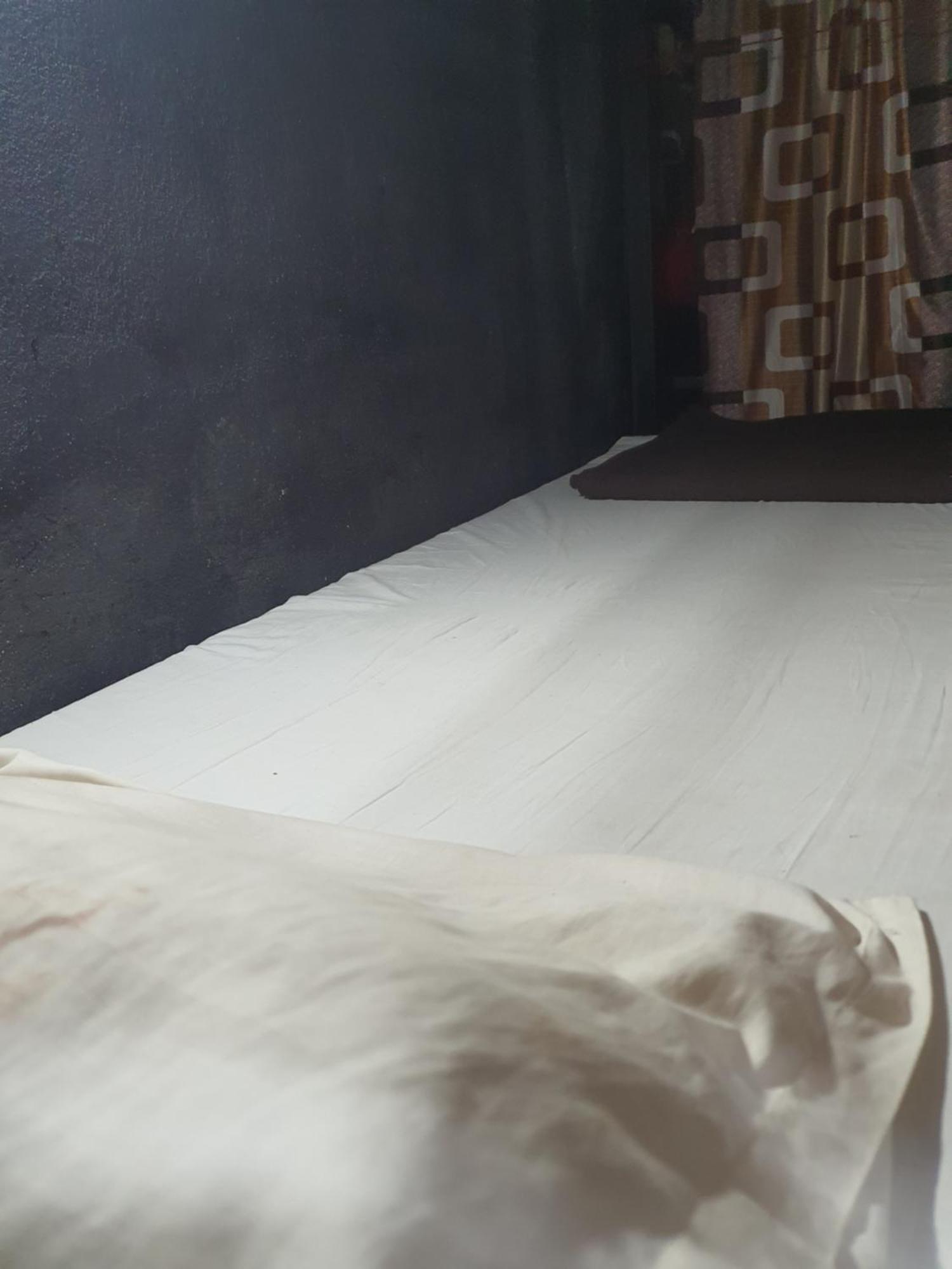 Bapuji Dormitory Hostel Мумбаи Экстерьер фото