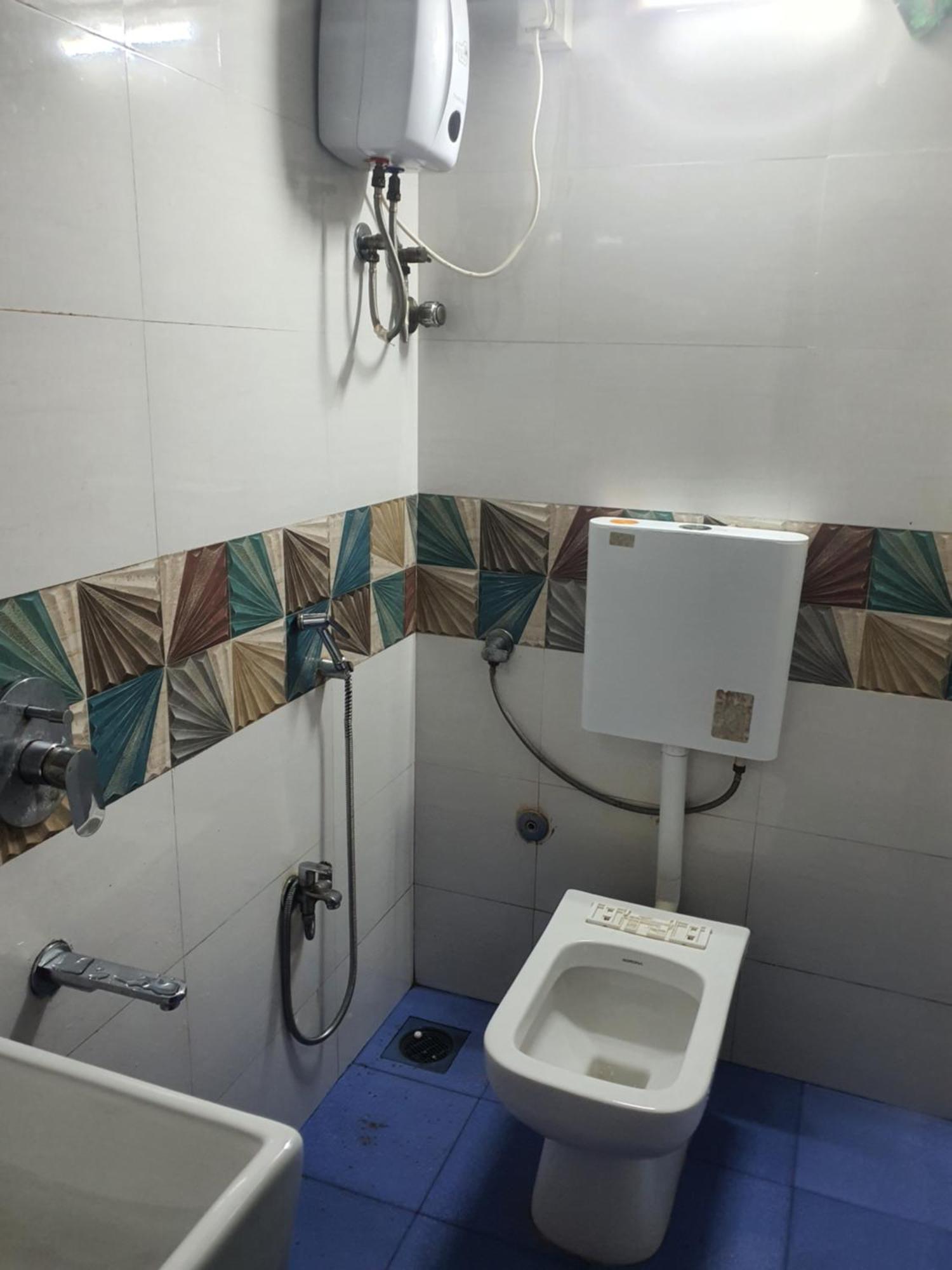 Bapuji Dormitory Hostel Мумбаи Экстерьер фото